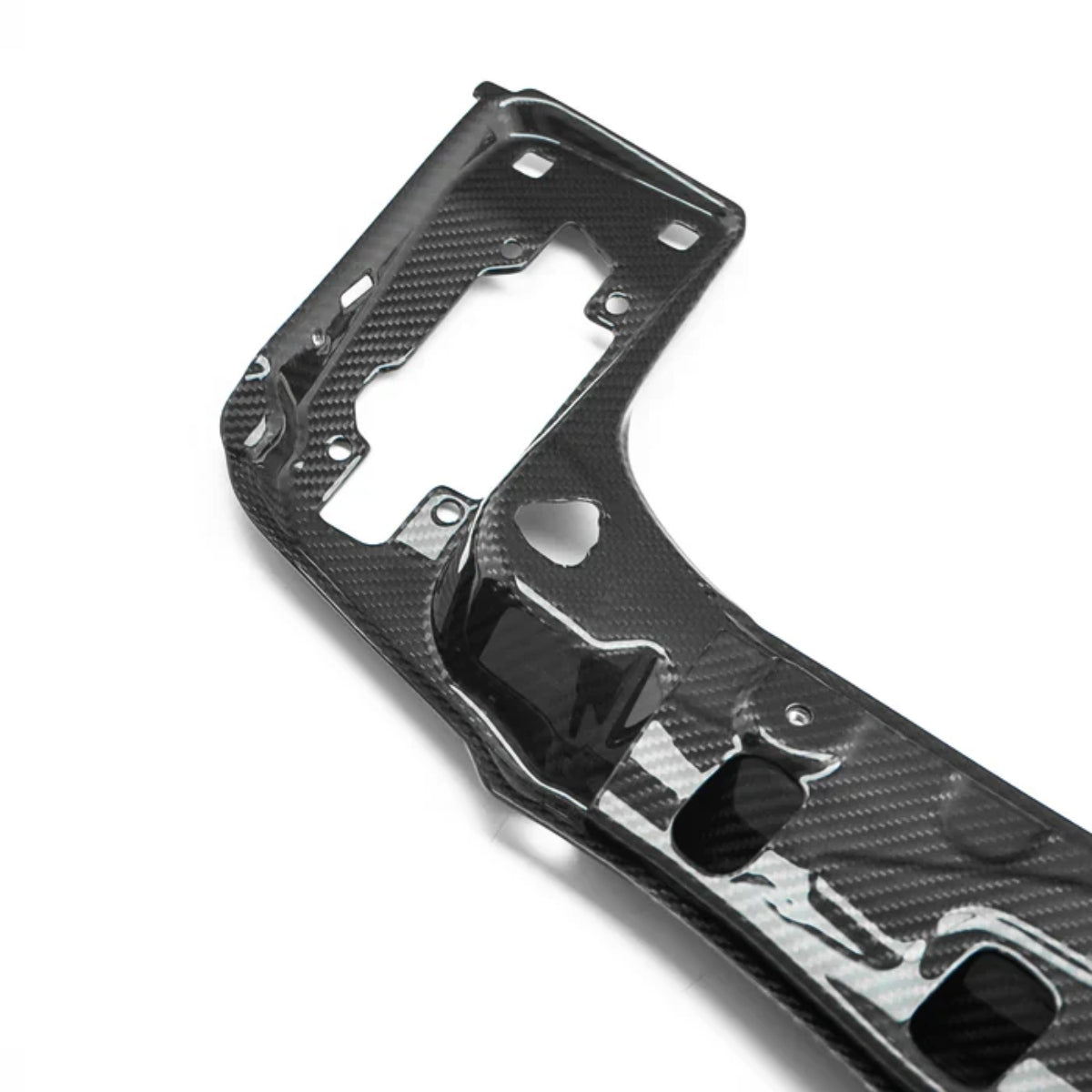 TNF+ vordere Kühlerstützstrebe in Carbon passend für BMW 2er (F22/F23) 3er (F30/F31/F34/F35) 4er (F32/F33/F36) M3 (F80/F81) M4 (F82/F83) M2 (F87 N55/F87C S55)