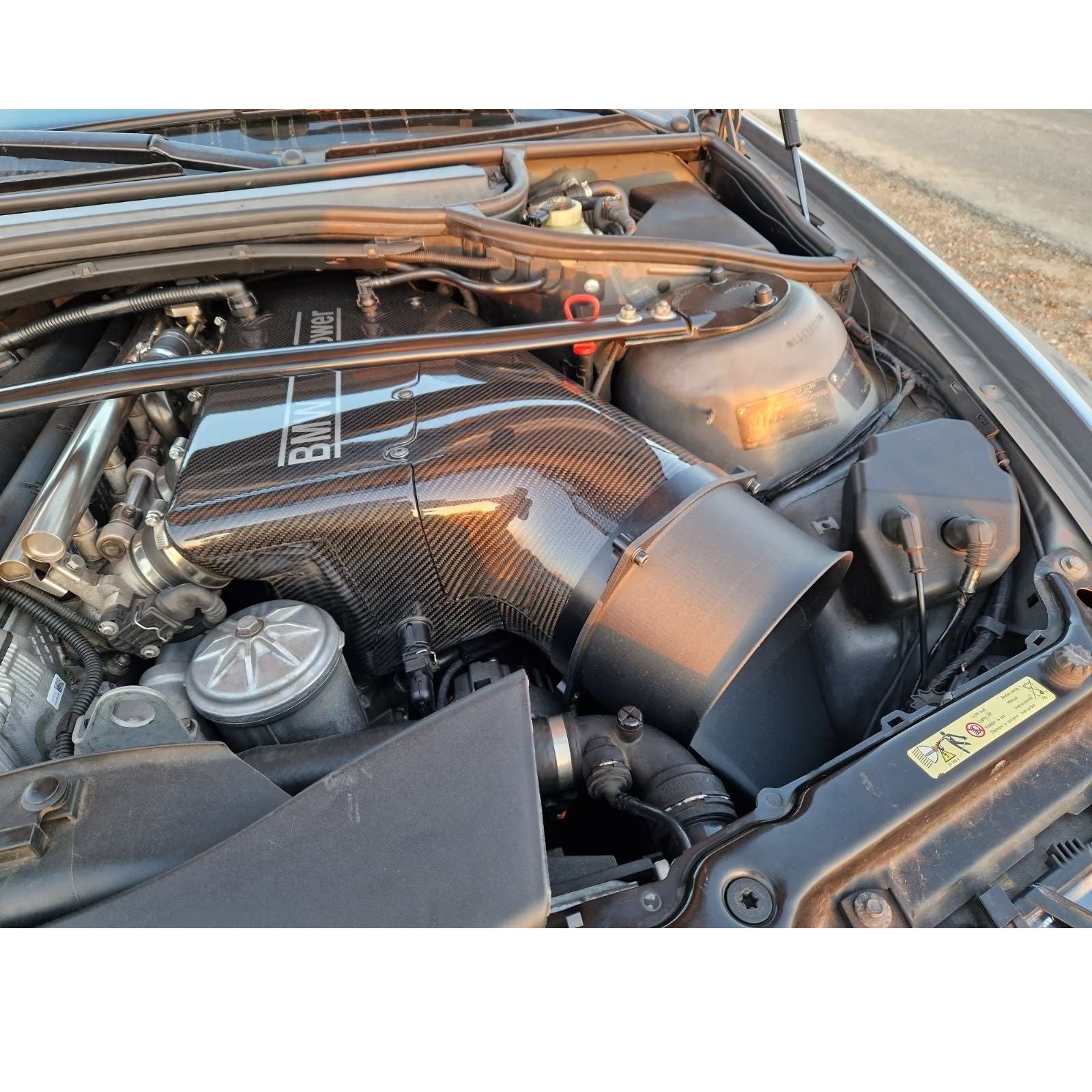 Ansaug-Schnorchel für die CSL-Carbon-Airbox am BMW E46 M3 zur verbesserten Luftzufuhr, offene Ansaugung
