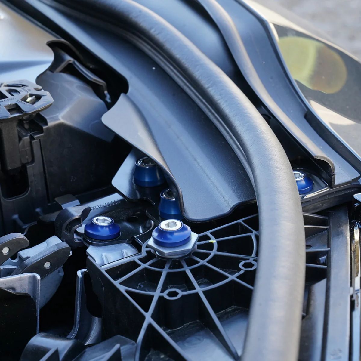 Downstar Deluxe Dress Up Hardware Kit Motorraum passend für BMW M3 (G80/G81) M4 (G82/G83)