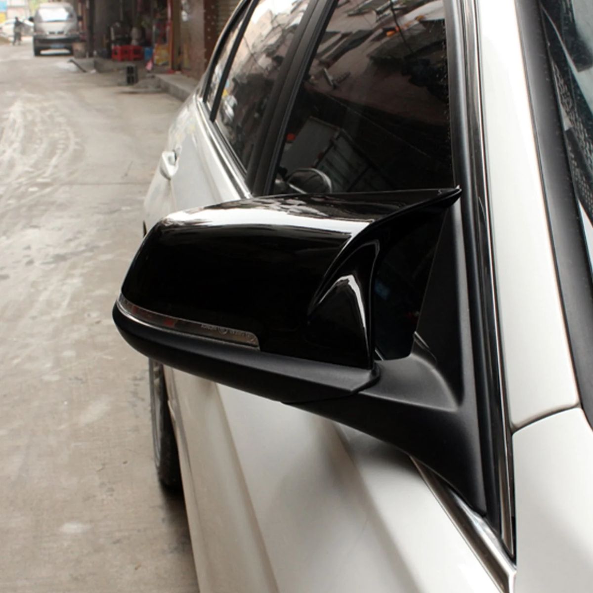 TNF Black Spiegelkappen in schwarz glanz passend für BMW F - Reihe (F20/F21/F22/F23/F30/F31/F32/F33/F34/F36/F87 N55)