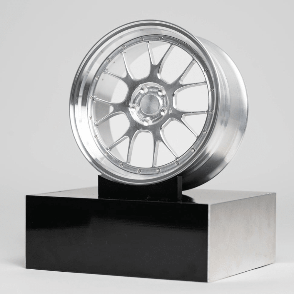 CNC-gefräste Aluminium Deko Felge im Maßstab 1:5, Velocity-R in Silber, Frontansicht