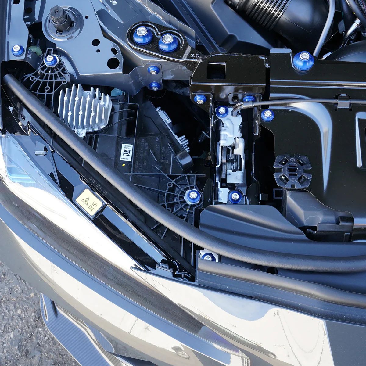 Downstar Deluxe Dress Up Hardware Kit Motorraum passend für BMW M3 (G80/G81) M4 (G82/G83)