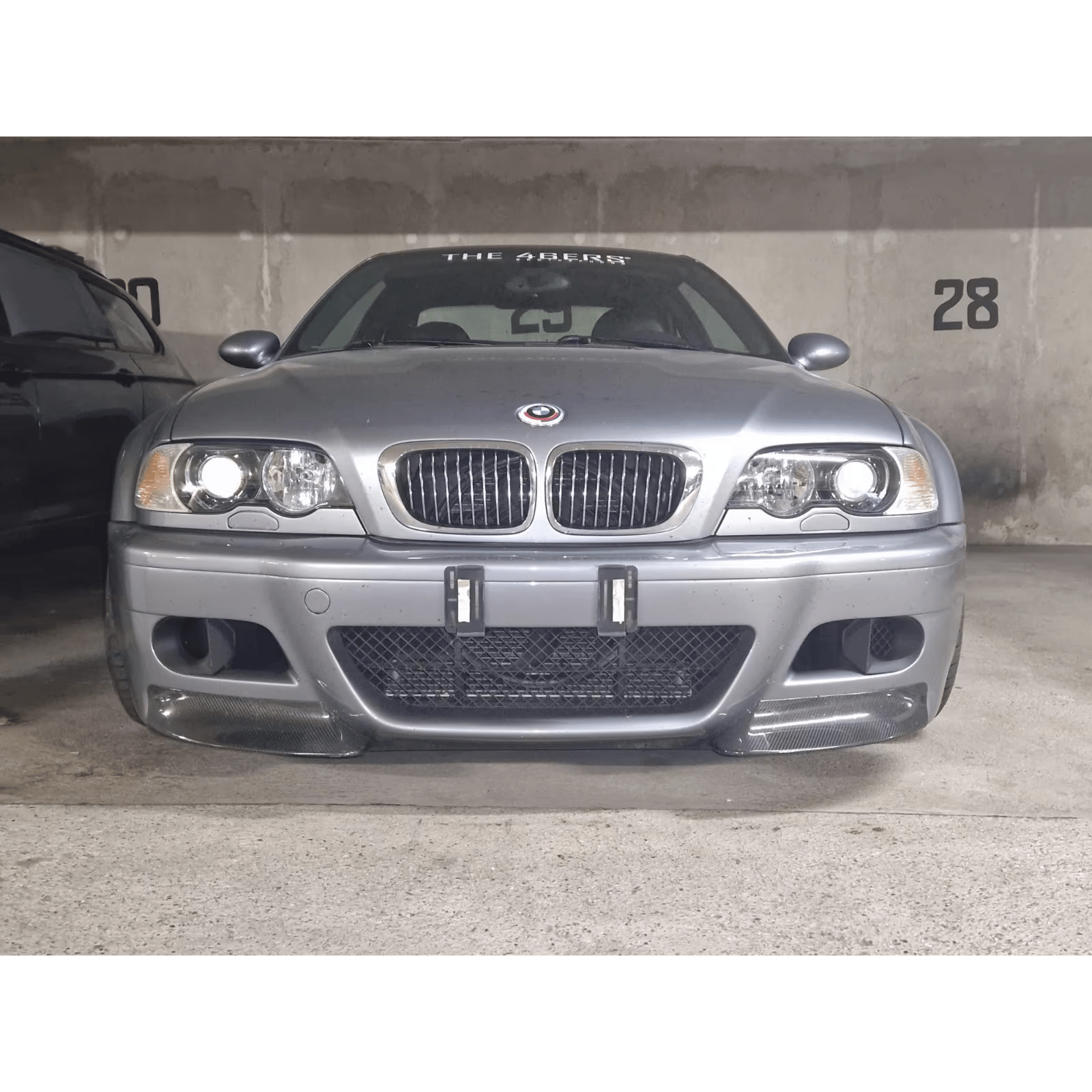Belüftungskit mit Nebelleuchten-Einsätzen am BMW E46 M3 mit M-Paket, Frontansicht BMW E46 M3