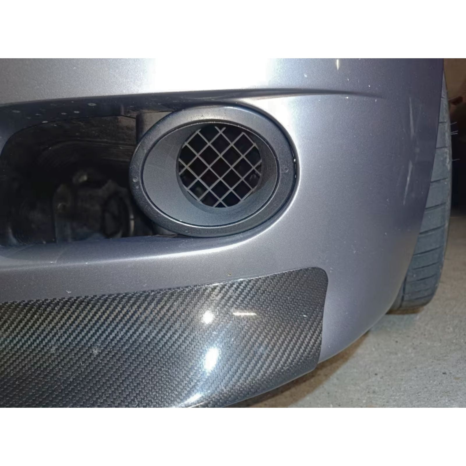 Belüftungskit Nebelleuchten-Einsätzen für BMW E46/E39 M3/M5 M-Paket, montiert an Frontstoßsstange