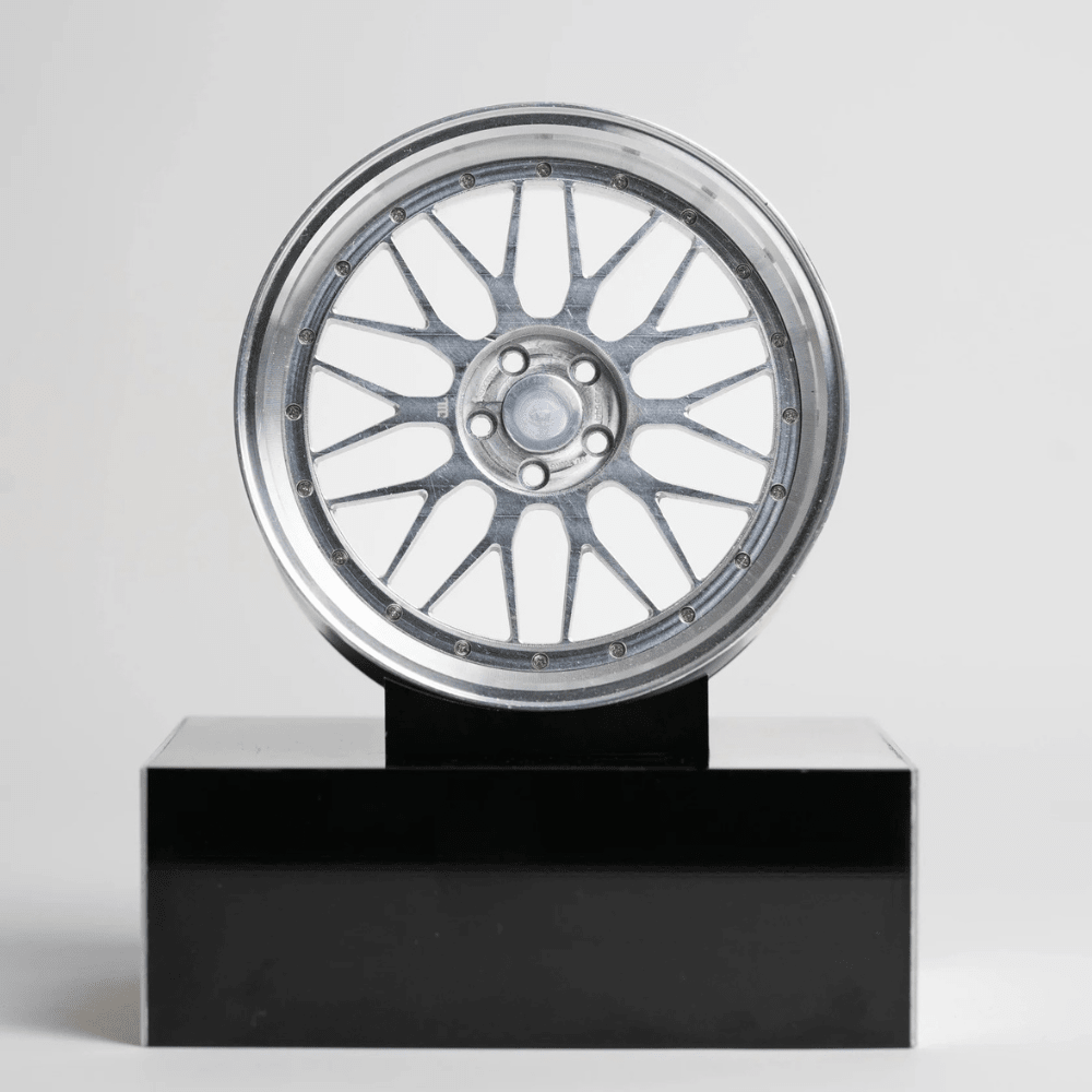CNC-gefräste Aluminium Deko Felge im Maßstab 1:5, Classic Type S in silber, Frontansicht