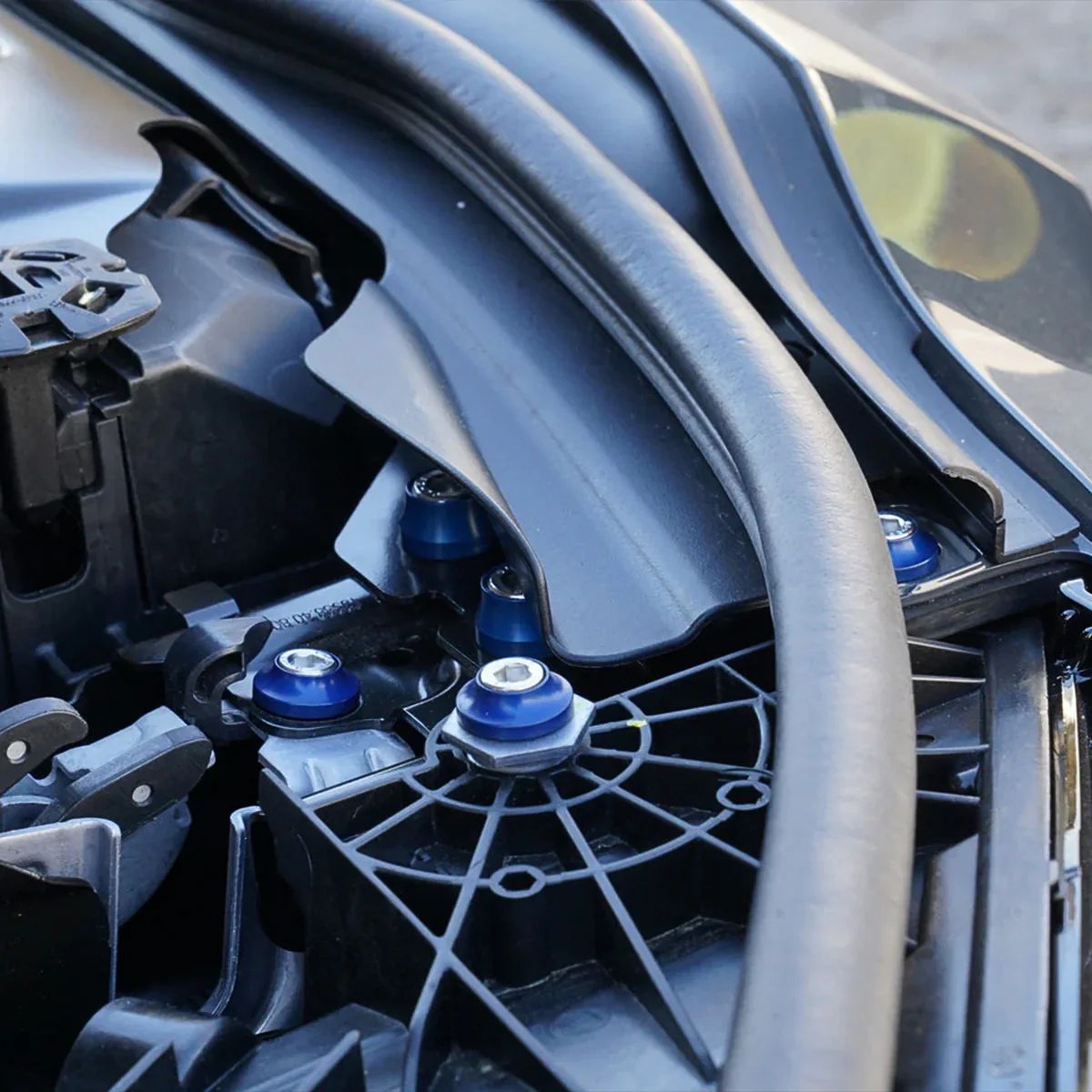 Downstar Deluxe Add-On Dress Up Hardware Kit Motorraum passend für BMW M3 (G80/G81) M4 (G82/G83)