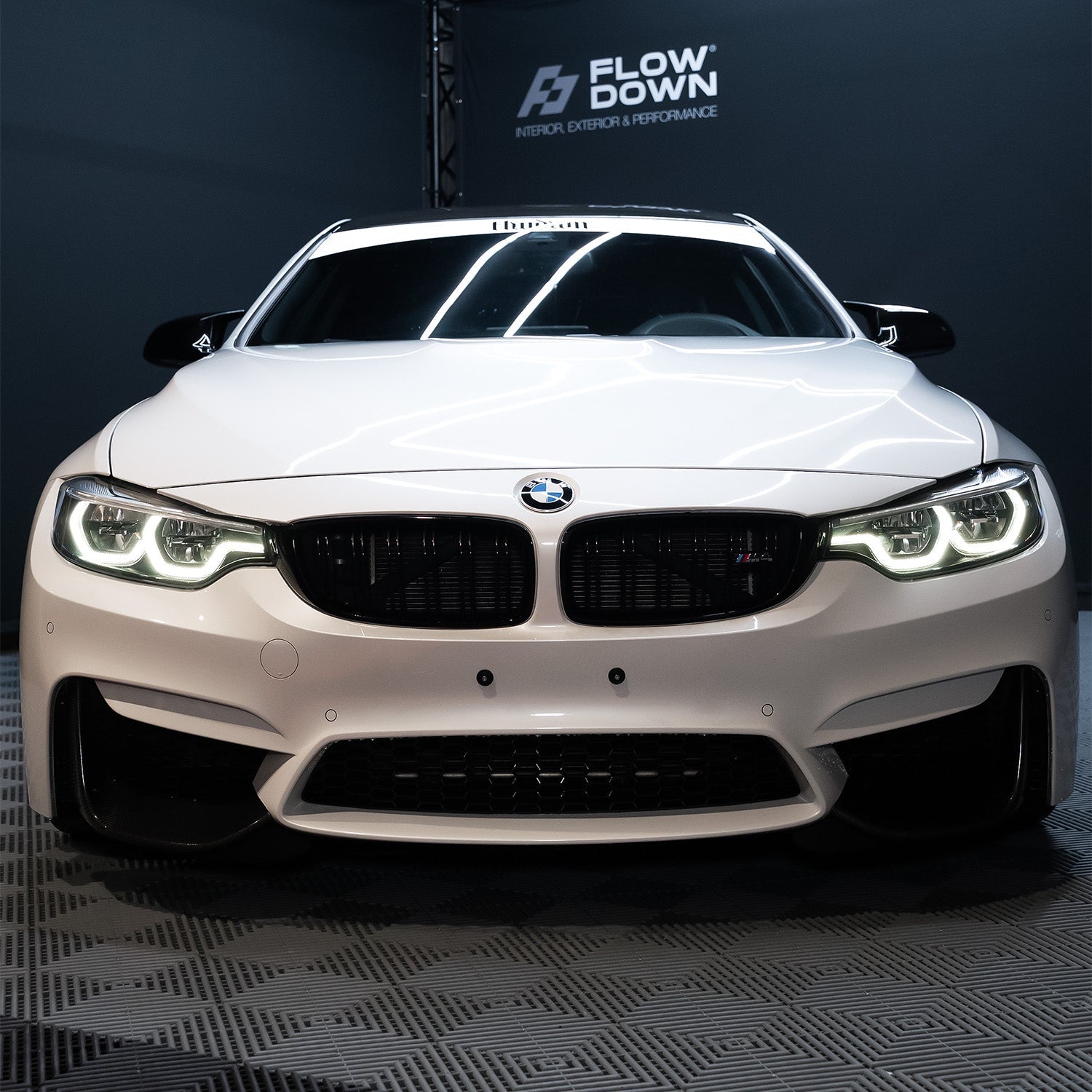 FLOW DOWN Magnet-Kennzeichenhalter passend für BMW M3 F80 & M4 F82/F83