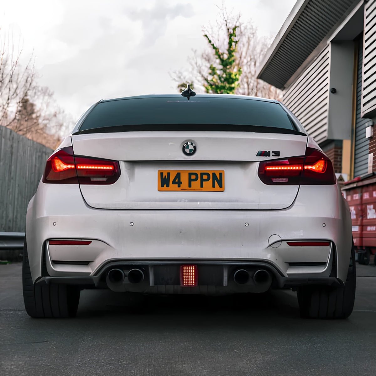 TNF LED Carbon Heckdiffusor passend für BMW M3 (F80) & M4 (F82/F83)