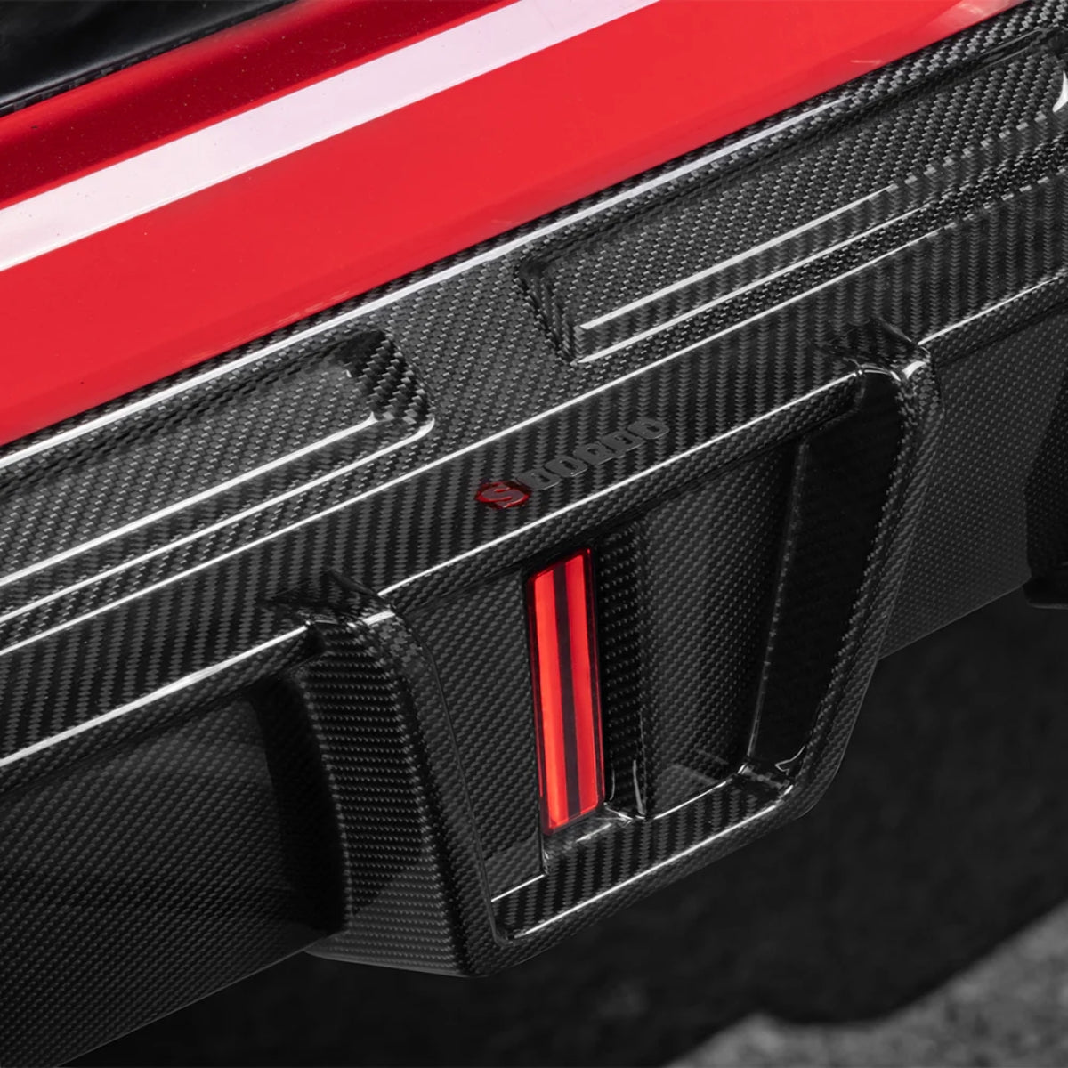 TNF+ SOOQOO Heckdiffusor mit LED Carbon passend für BMW X6 (F96/F96 Facelift)
